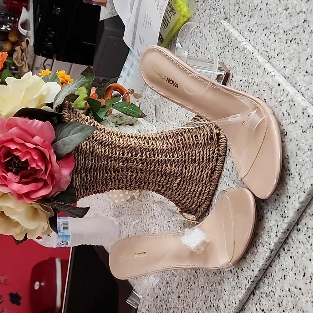 Women's shoes